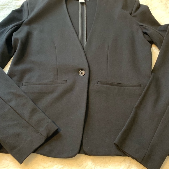 Blazer - Picture 2 of 3